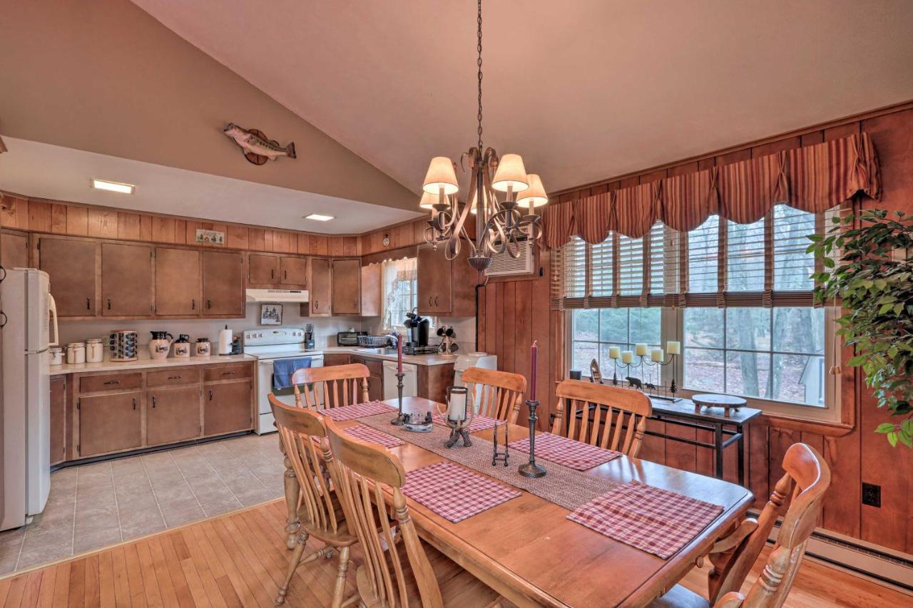 Poconos Home With Game Room Walk To Lake Harmony! المظهر الخارجي الصورة